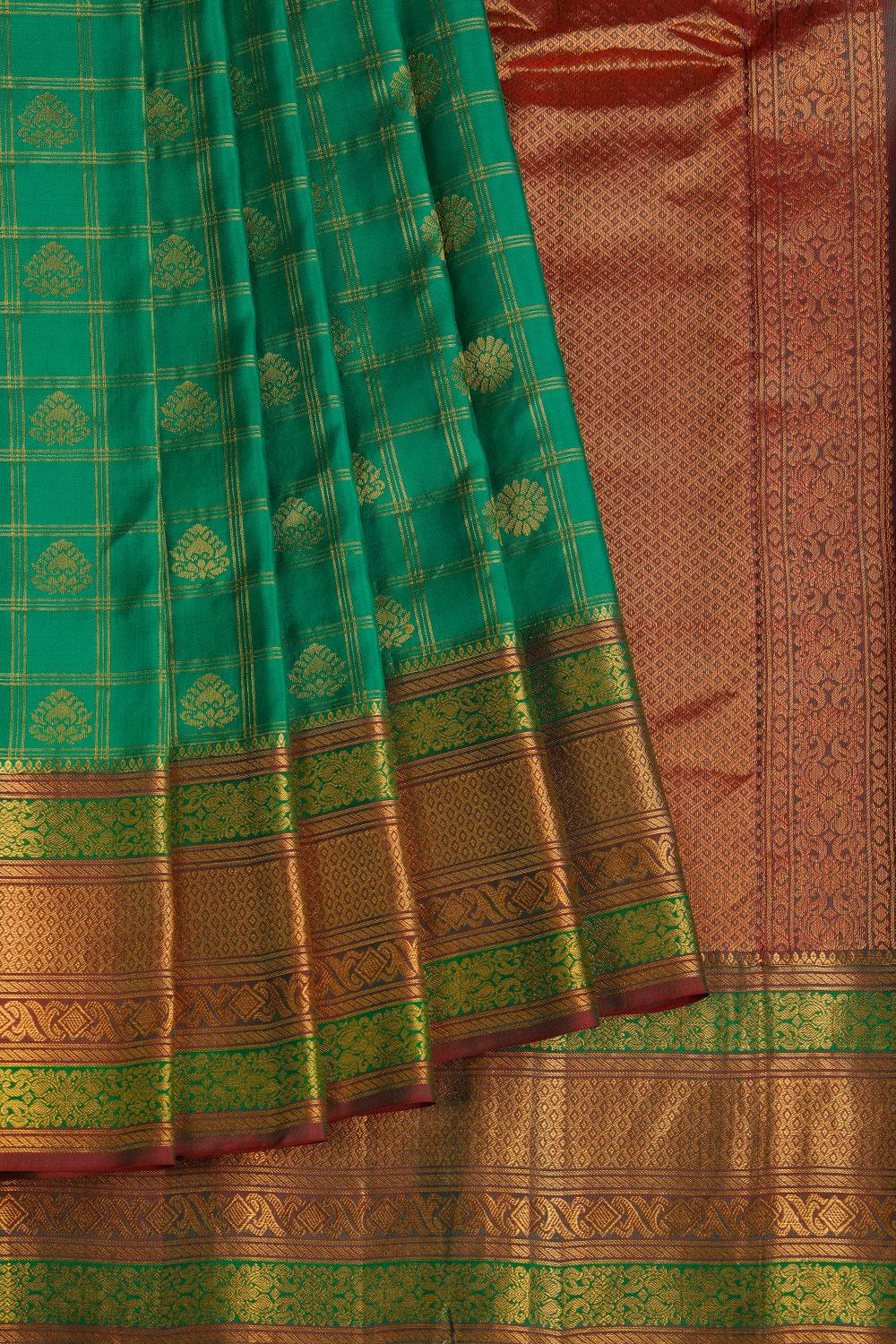 Gadwal Silk Emerald-Green Saree With Violet-Blue Border-Pallu